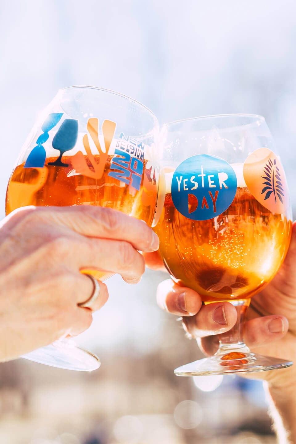 21 01 globe glass homepage tout 960x1440